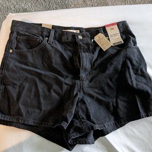 LEVI Highwaisted Mom Shorts